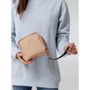 Косметичка Cubo, бежевая с логотипом